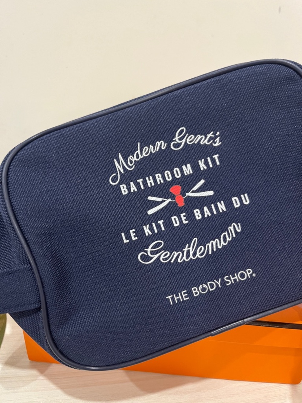 The Body Shop Navy Men‘s pouch Toiletry & Bathroom Kit Bag New w tag！